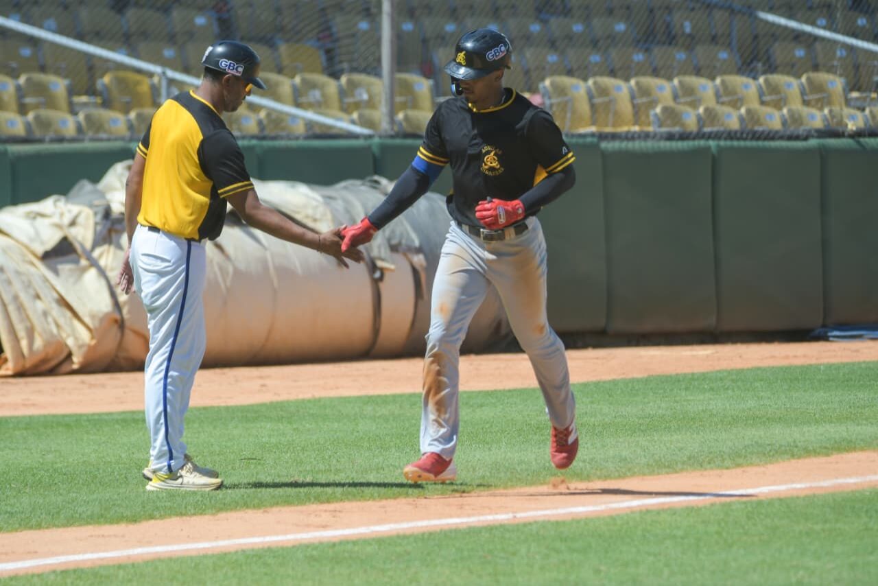 Águilas Cibaeñas vencen 10 por 2 a Granjeros de Moca en partido de pretemporada.